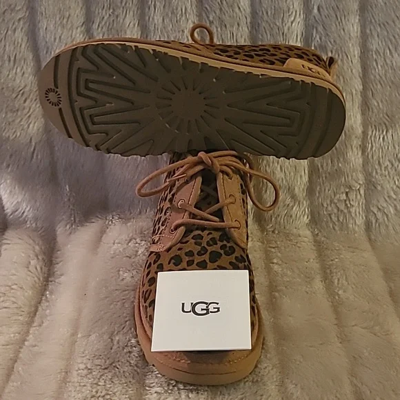 Ugg Neumel Leopard Suede Boot Shoe. Natural Fur Lining. Size 10 - Picture 3 of 4
